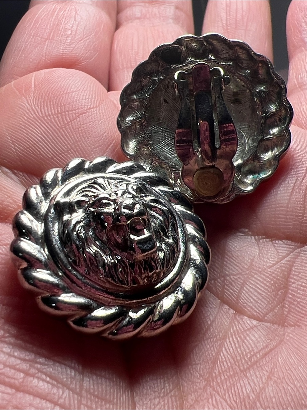 Unbranded Silver Lion Face clip-on Earrings - Silver Tone - Picture 7 of 7